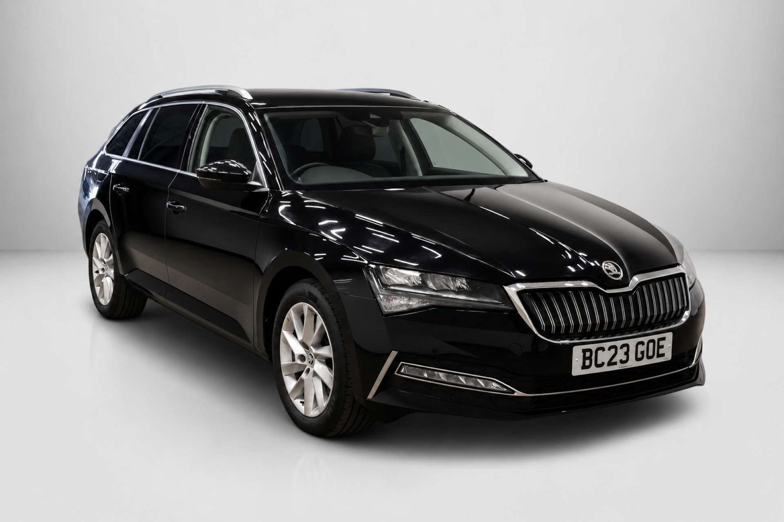 2023 Skoda Superb 1.4 TSI iV 13kWh SE Technology Estate 5dr Petrol Plug-in Hybrid DSG Euro 6 (s/s) (218 ps) for sale at LMC Cars