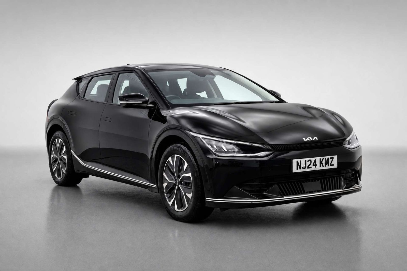 2024 Kia EV6 77.4kWh Air Hatchback 5dr Electric Auto (225 bhp) for sale at LMC Cars