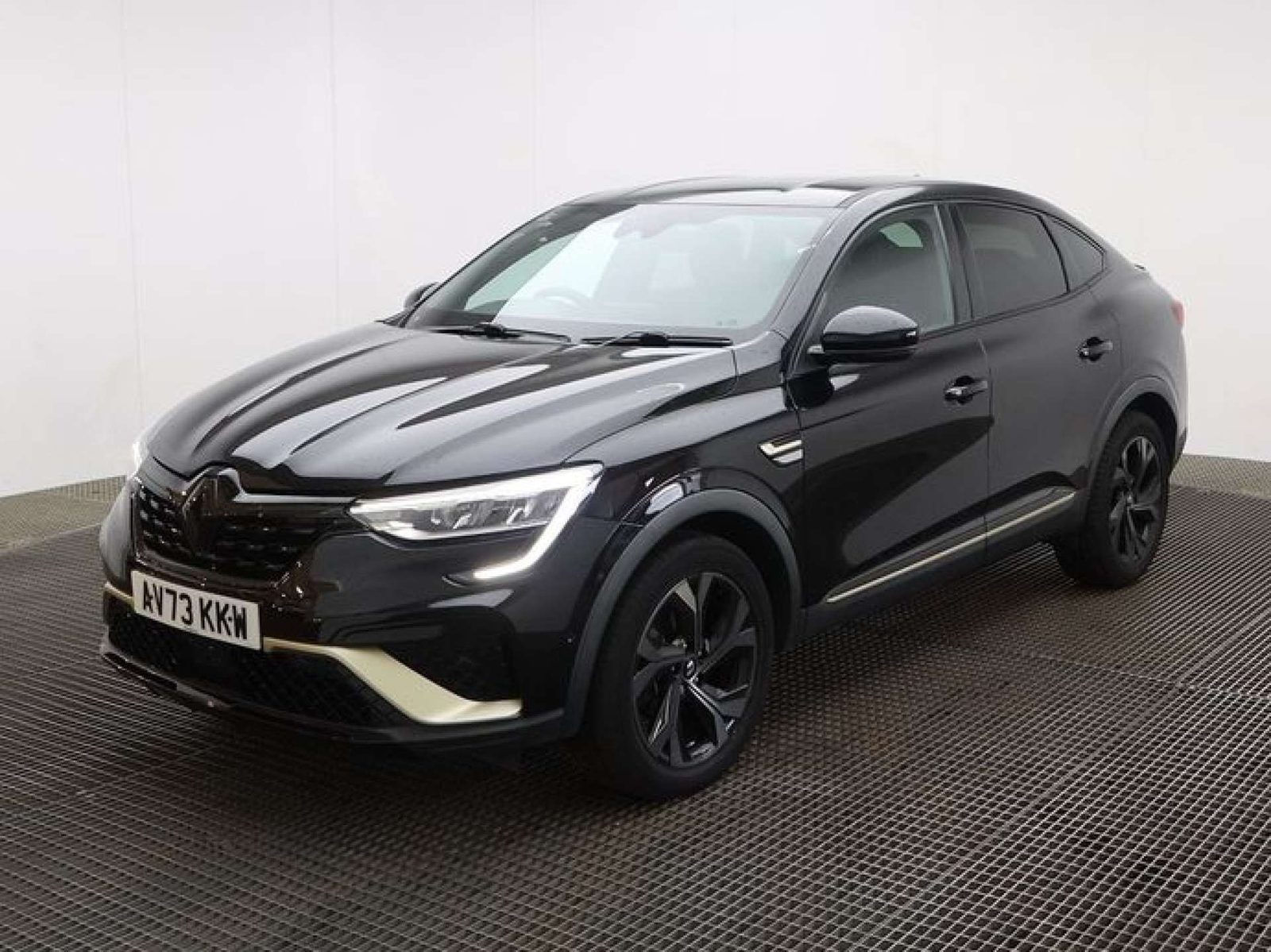 2023 Renault Arkana 1.6 E-TECH E-Tech engineered SUV 5dr Petrol Hybrid Auto 2WD Euro 6 (s/s) (145 ps) for sale at LMC Cars