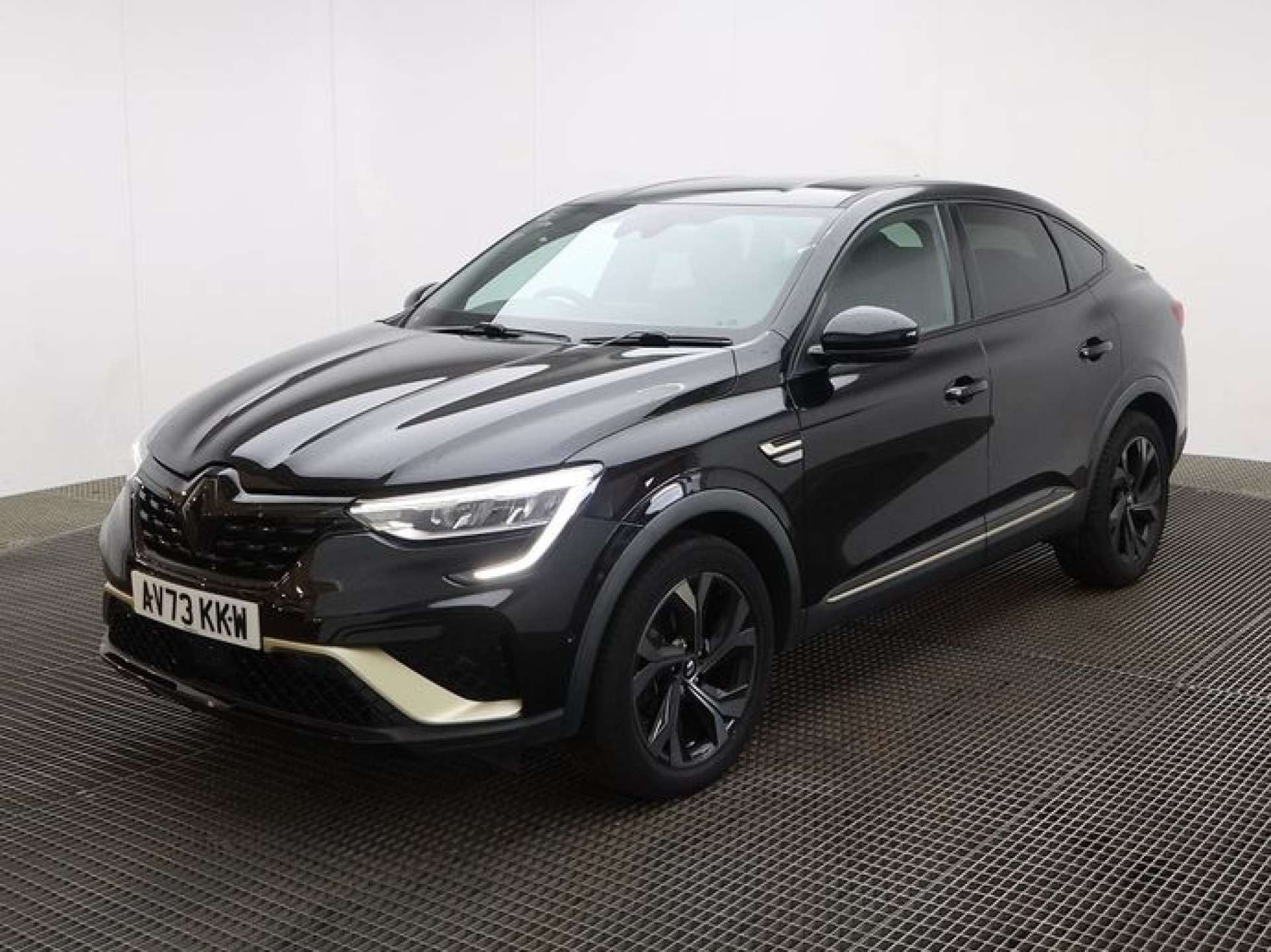 2023 Renault Arkana 1.6 E-TECH E-Tech engineered SUV 5dr Petrol Hybrid Auto 2WD Euro 6 (s/s) (145 ps) for sale at LMC Cars