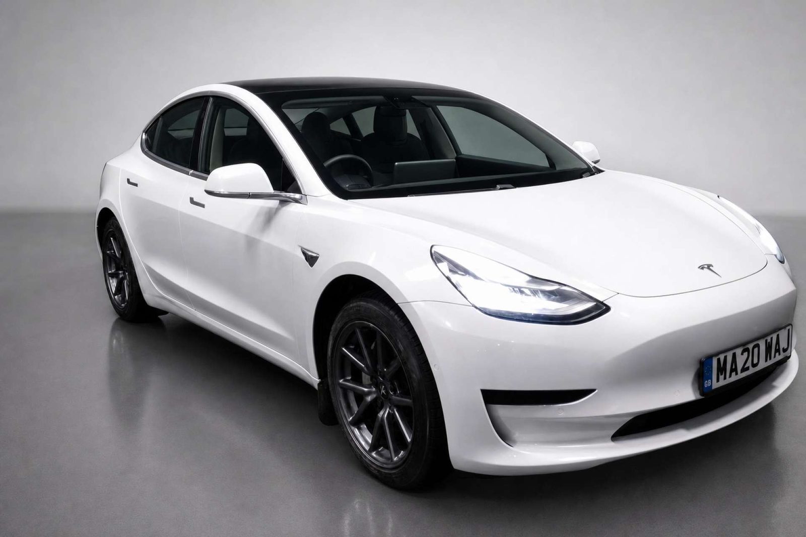 2020 Tesla Model 3 Standard Range Plus Saloon 4dr Electric Auto RWD (241 bhp) for sale at LMC Cars