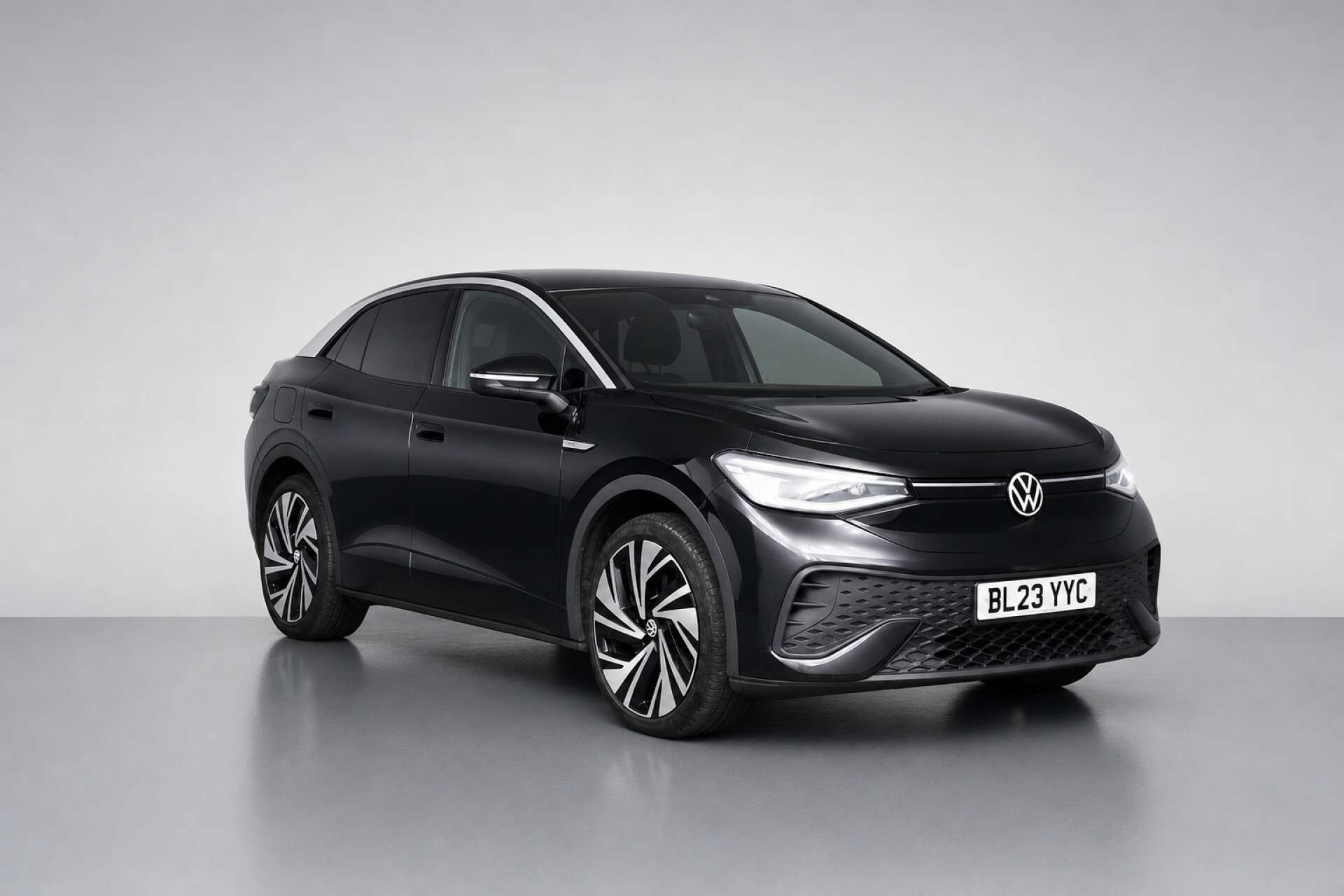 2023 Volkswagen ID.5 Pro 77kWh Style SUV 5dr Electric Auto (174 ps) for sale at LMC Cars